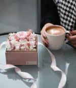 باکس گل جاودان صورتی کارنا