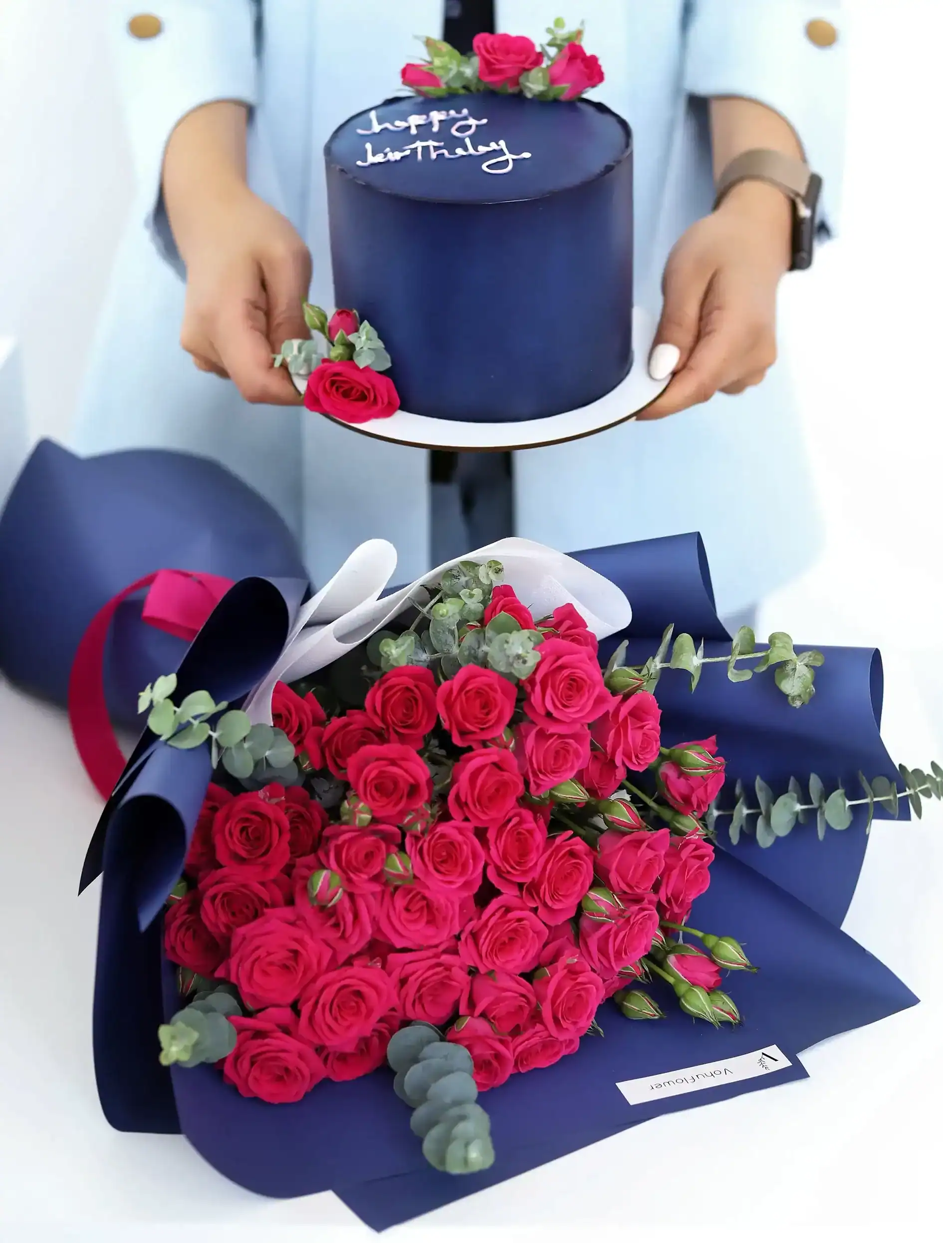 گل و کیک سرمه ای