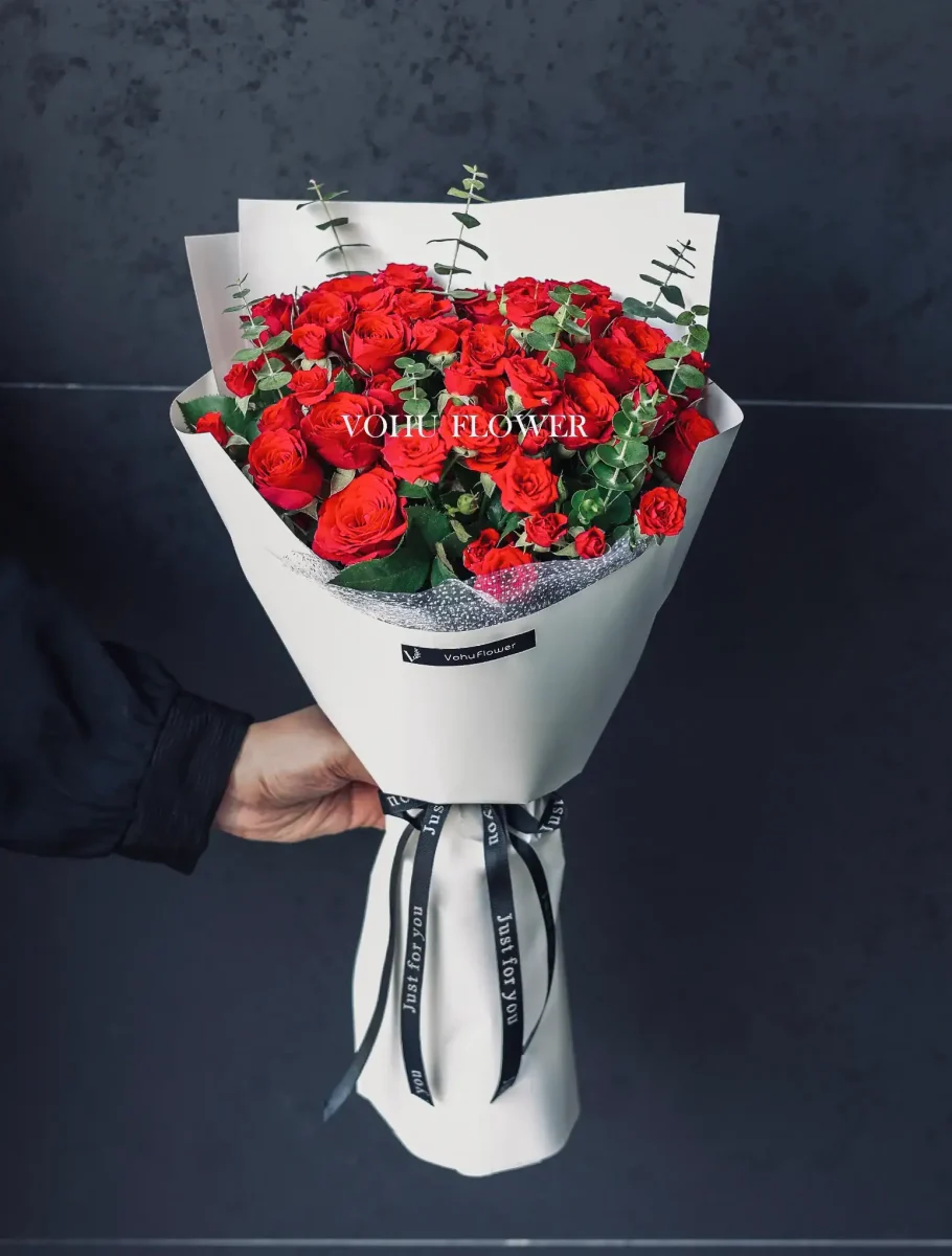 دسته گل رز مینیاتوری قرمز