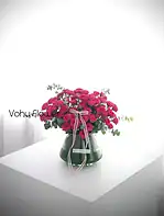 گل و گلدان رز مینیاتوری سرخابی - Image 2