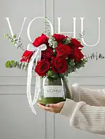 جار گل رز قرمز