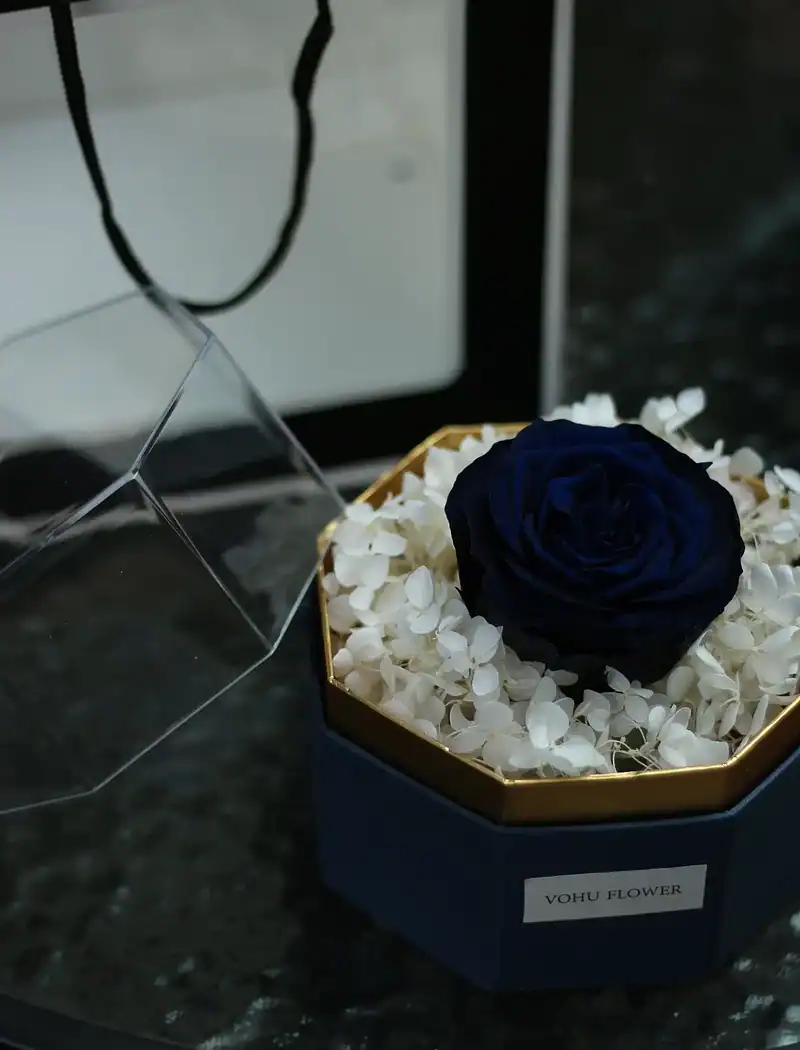 باکس گل جاودان زمرد - Image 3