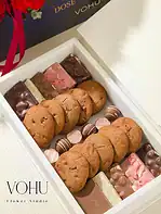 باکس گل و شکلات نانسی - Image 2