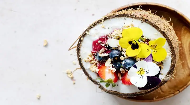 تزئین غذا با گل