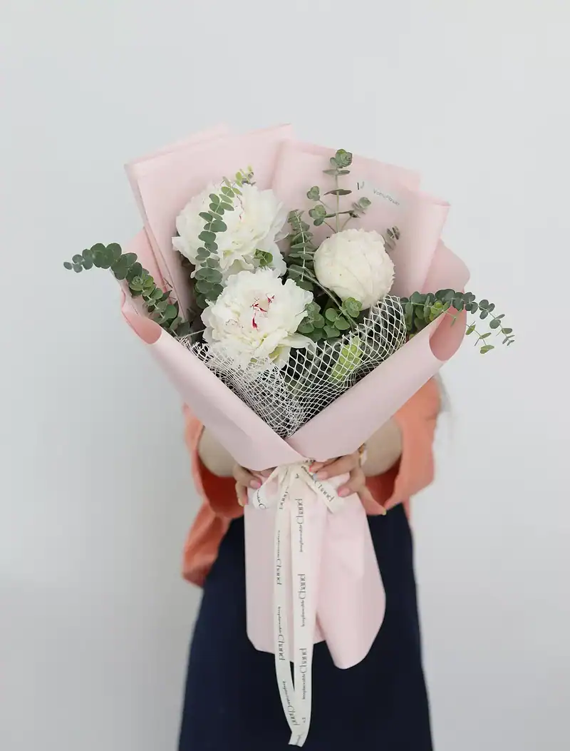 g12 دسته گل سه شاخه پیونی سفید - Image 3