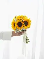 دسته گل عروس آفتابگردان لاویا - Image 2