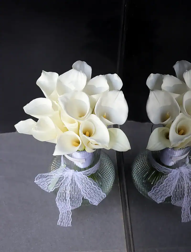 r2 دسته گل عروس ۱۵ شاخه شیپوری - Image 3