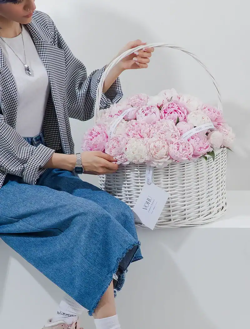 سبد گل پیونی صورتی کارن - Image 3