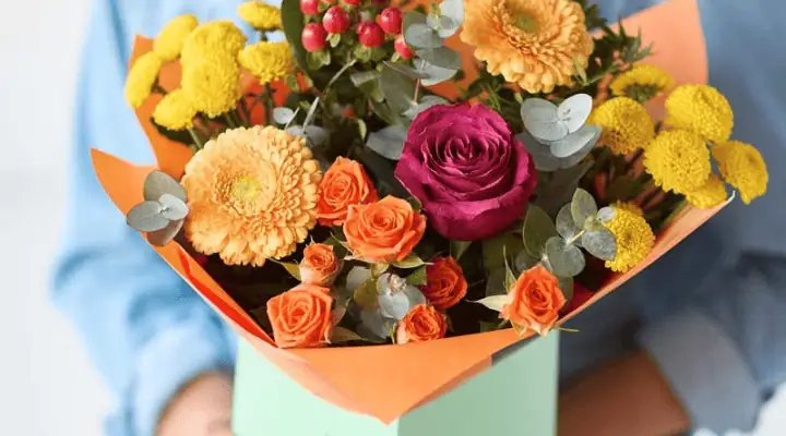 یک باکس گل پاییزی تزئین شده