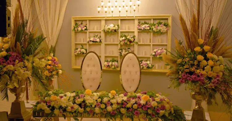 میز بله برون تزئین شده